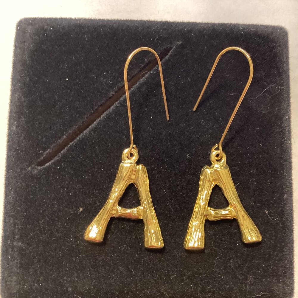 4152 NIP Womens Goldtone Earrings Personalized Large 1" Pendant Letter "A"